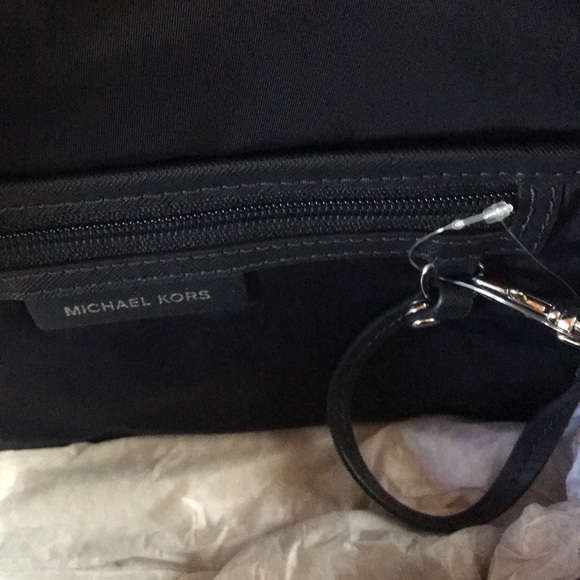 ❤️NEW!!!❤️ Michael Kors Nylon Large Backpack. - Picture 6 of 16